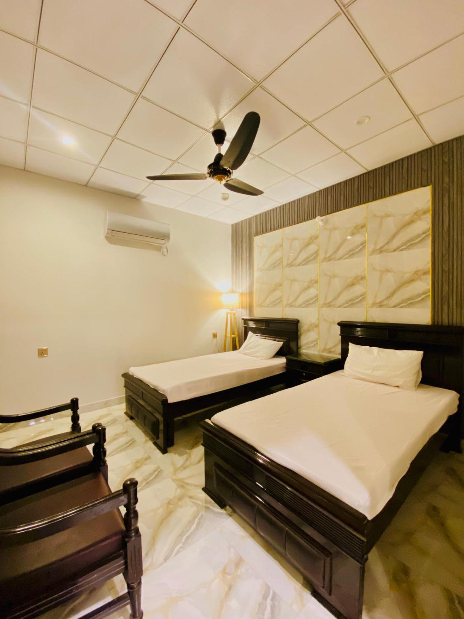 Comfy Cottage Faisalabad Exterior foto